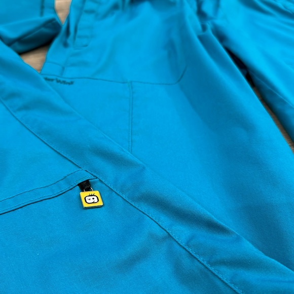 WONDERWINK TEAL BLUE XS CHARLOTTE V-NECK NEXT TOP 6119 AND LOGAN XS PANTS 5119 - Picture 2 of 8